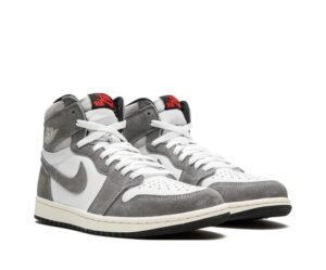 Air Jordan 1 Retro OG Light Smoke Grey - High Top Sneakers in White/Grey